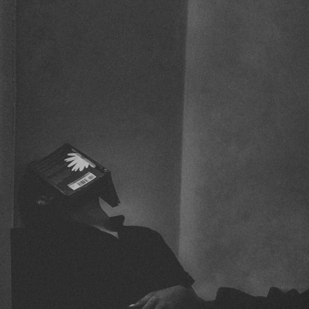 Alone Dp