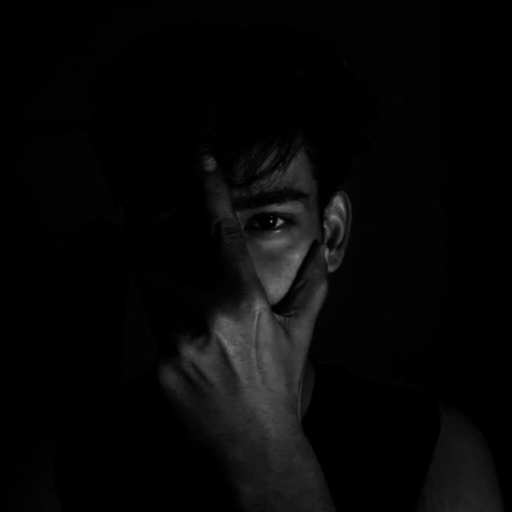 Alone Dp