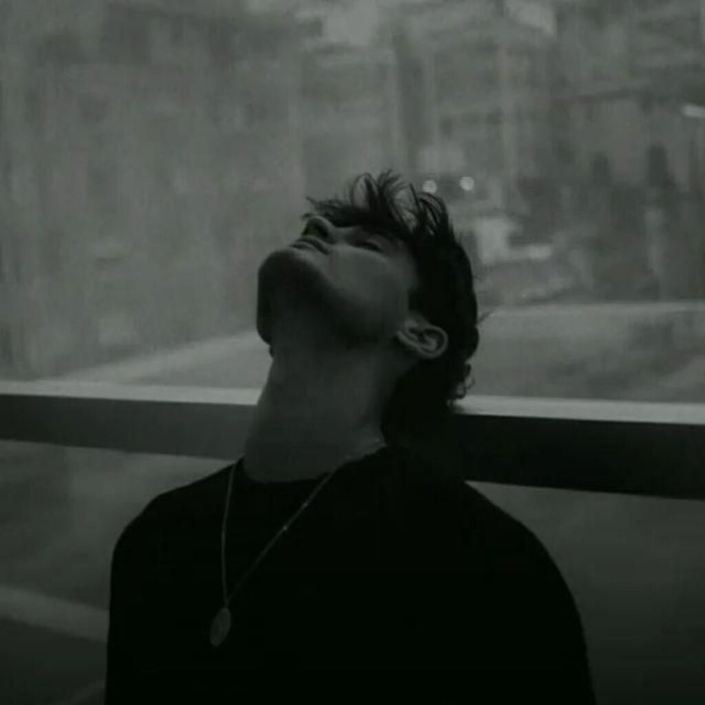Alone Dp